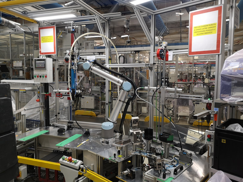 COBOTS AND ARTIFICIAL INTELLIGENCE: HELLA CONTINUES TO DRIVE FORWARD SMART AUTOMATION IN LIGHTING PRODUCTION